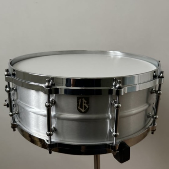 Custom snare drums